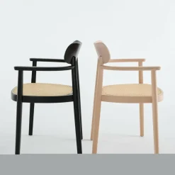 118 FV Armlehnstuhl mit Rohrgeflecht