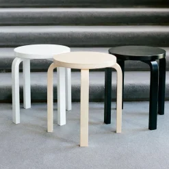 60 Hocker Gestell lackiert