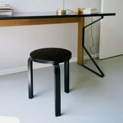 60 Hocker Gestell lackiert