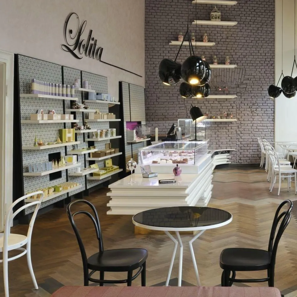 214 M Bugholzstuhl mit Muldensitz