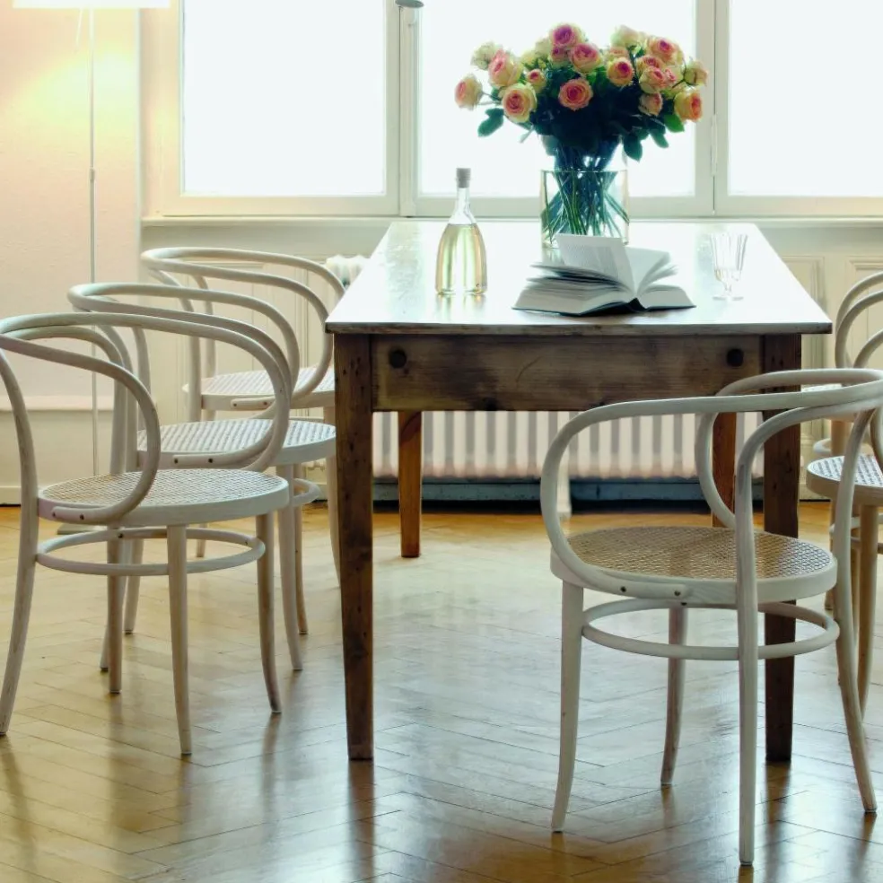 209 R Bugholz-Armlehnstuhl mit Rohrgeflecht