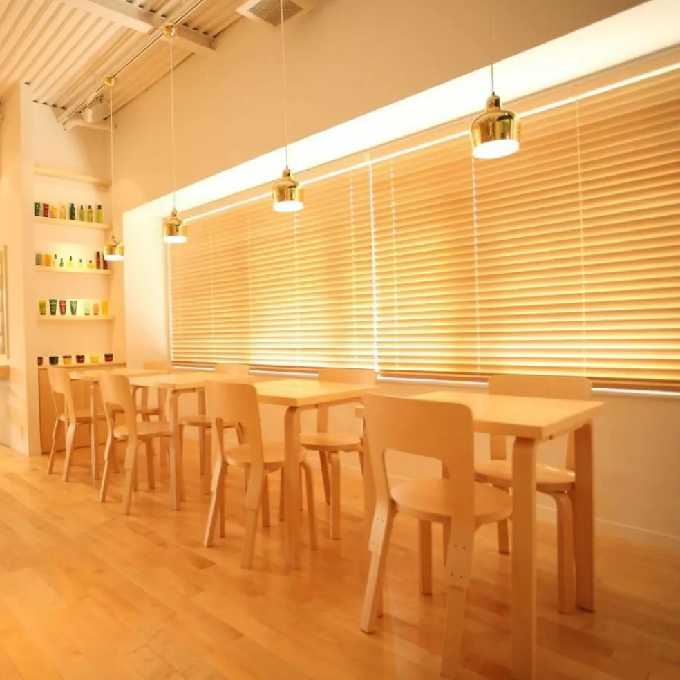 66 Stuhl Gestell klar lackiert