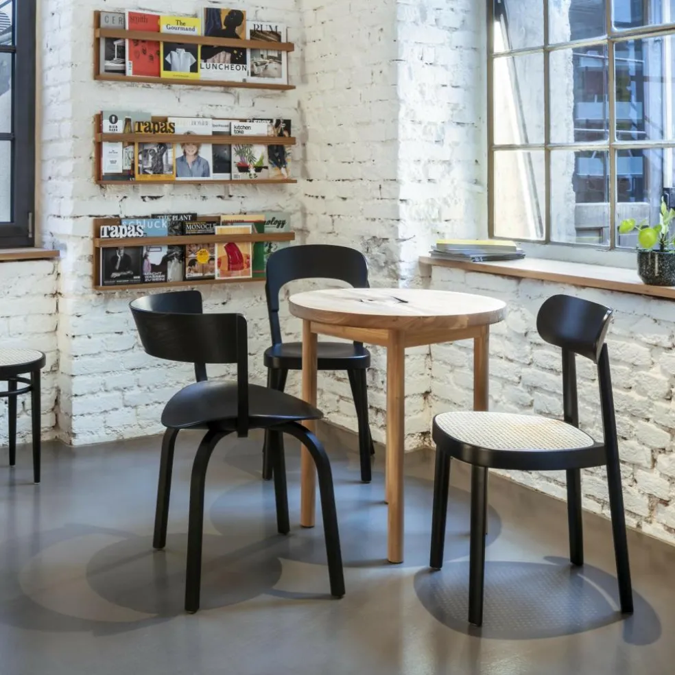 118 Stuhl mit Rohrgeflecht