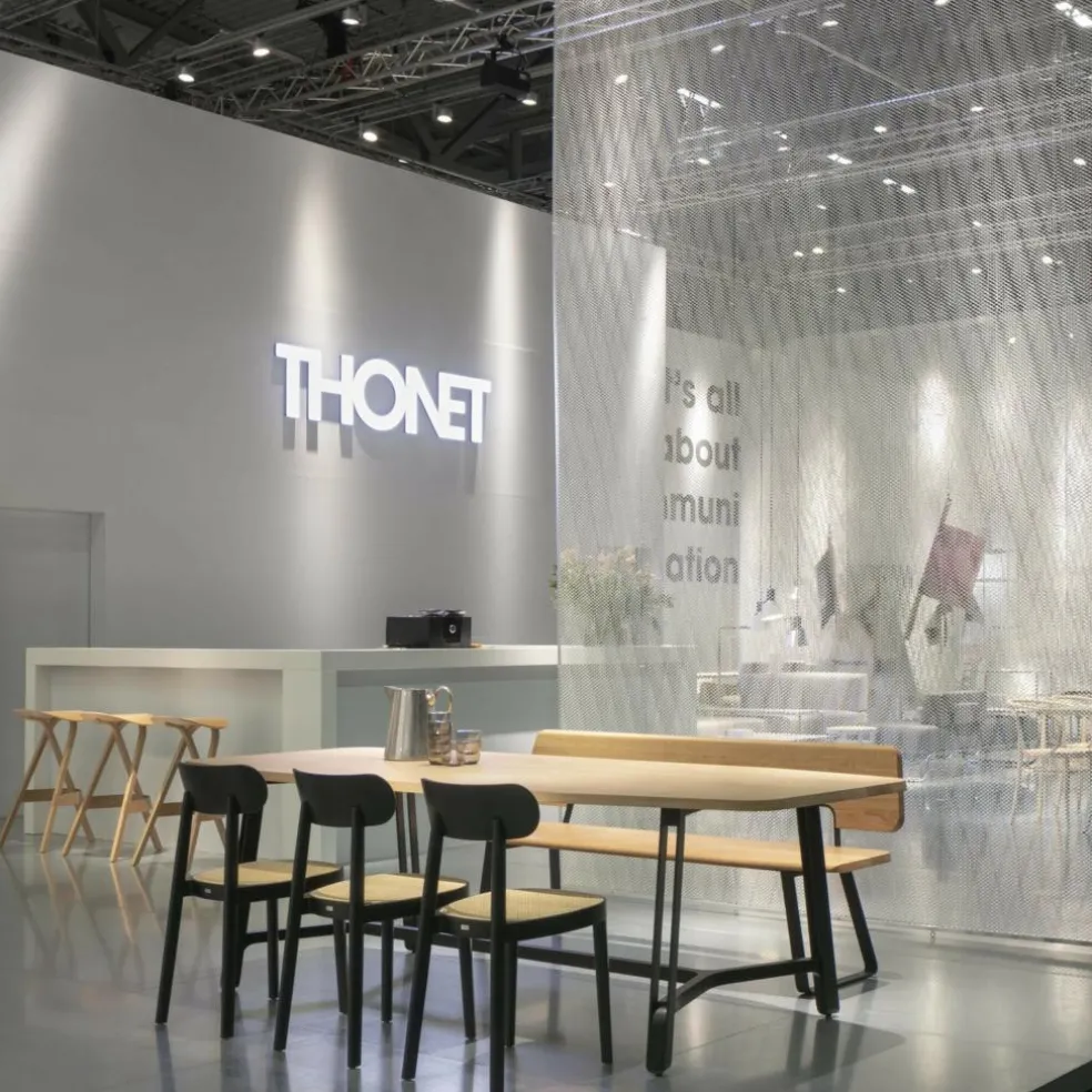 118 Stuhl mit Rohrgeflecht