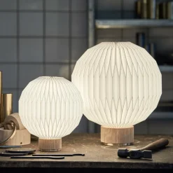 375 Tischleuchte mit Plastikschirm