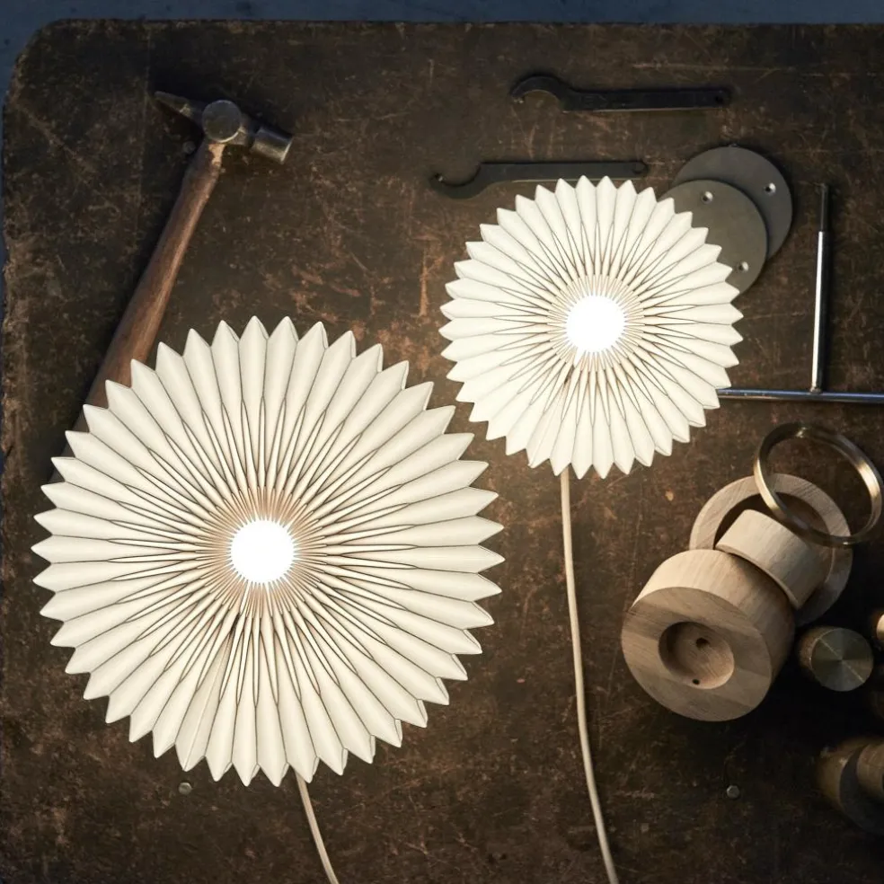 375 Tischleuchte mit Plastikschirm