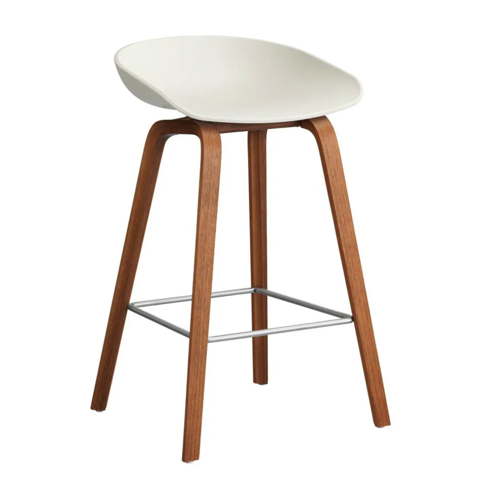 AAS 32 2.0 Barhocker niedrig Walnuss lackiert
