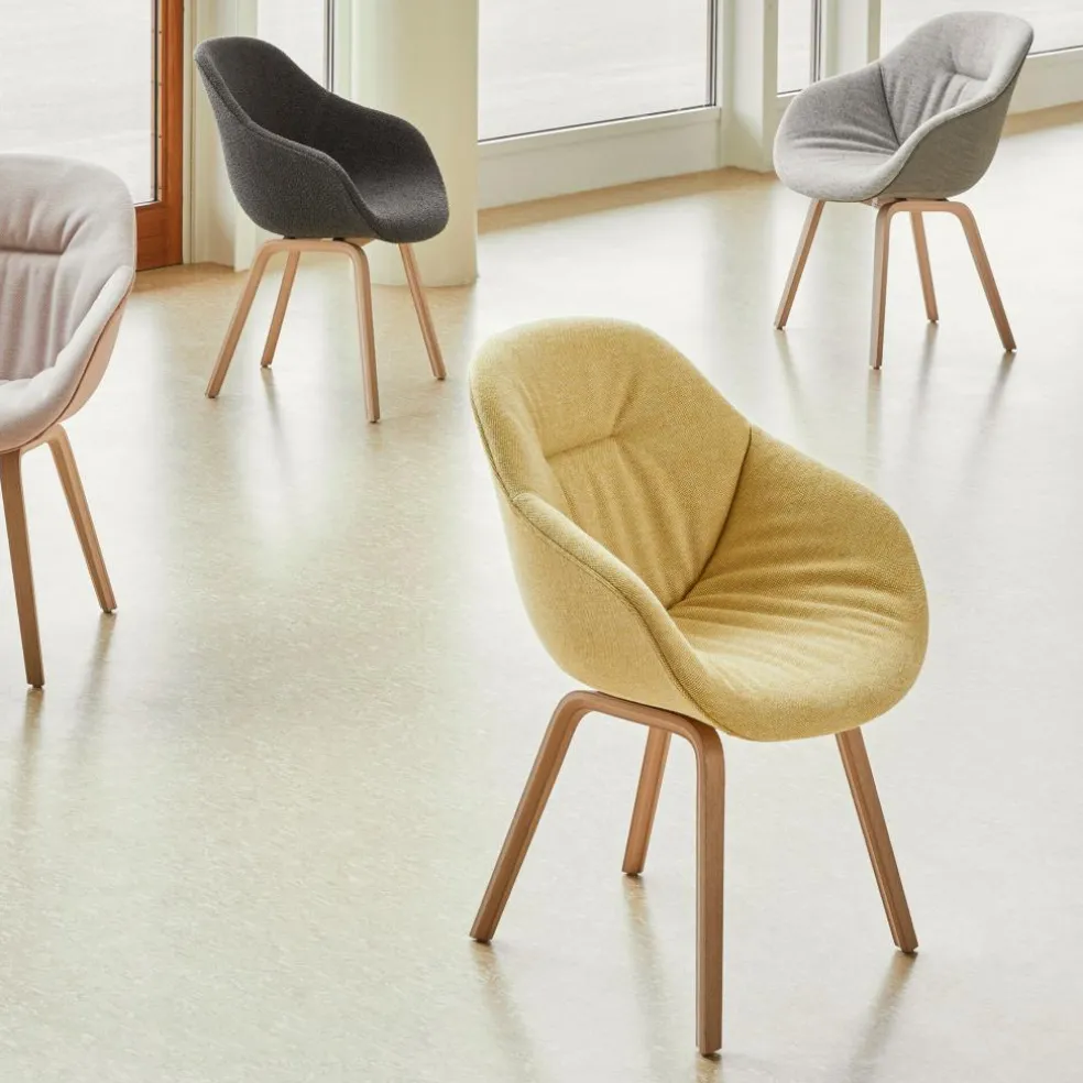 About a Chair 123 Armlehnstuhl