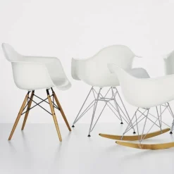 Aktionsset Eames Plastic Armchair DAW + Lammfell gratis