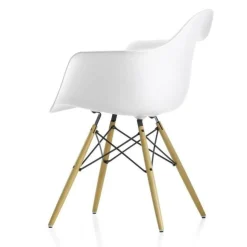 Aktionsset Eames Plastic Armchair DAW + Lammfell gratis