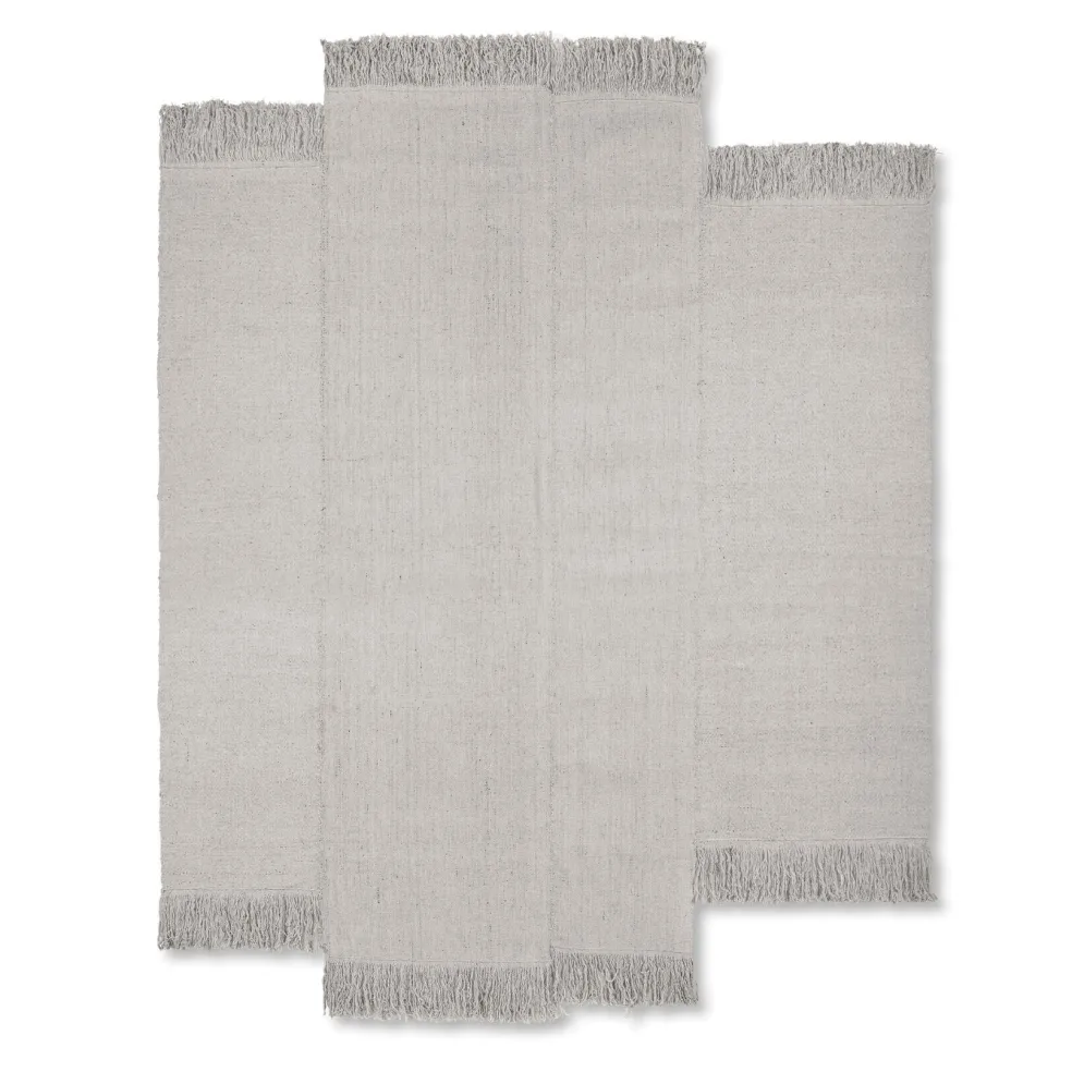 Alter Teppich 300x350cm