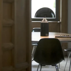 Atollo Tischleuchte schwarz