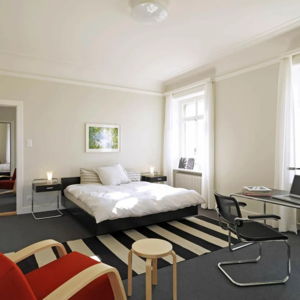 B 117 Nachttisch mit Schublade