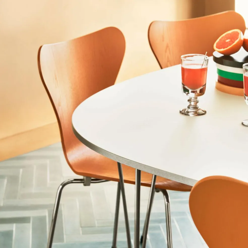 B613 Super-elliptischer Tisch 180x120x72cm