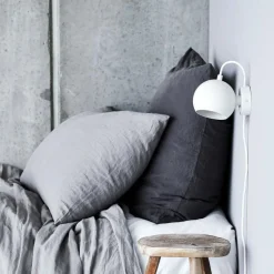 Ball Magnet Wandleuchte matt