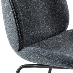 Beetle Schalenstuhl Vollpolsterung Gestell konisch