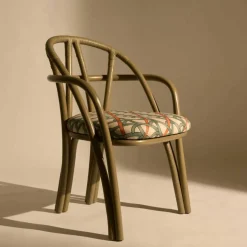 Bistra Armlehnstuhl Gestell Oliv