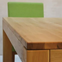 Cana Massivholz-Esstisch