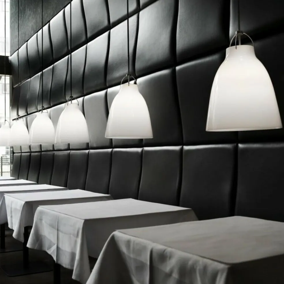 Caravaggio™ Pendelleuchte Opalglas