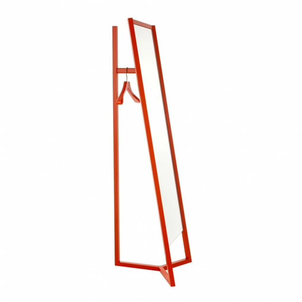 Club Garderobe mit Spiegel