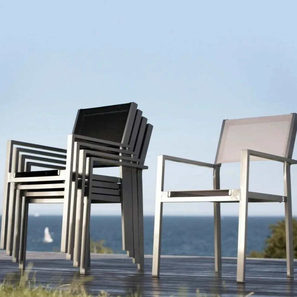 Cubic Gartenarmlehnstuhl