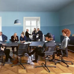 D1 Bürostuhl mit Armlehne & Rollengestell