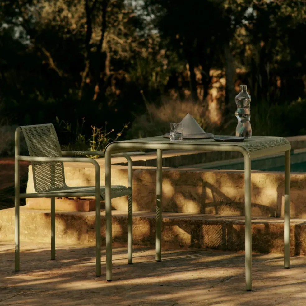 Dapple Gartenarmlehnstuhl