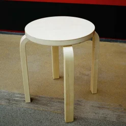 E60 Hocker Gestell klar lackiert