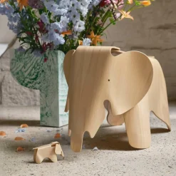 Eames Elephant aus Holz