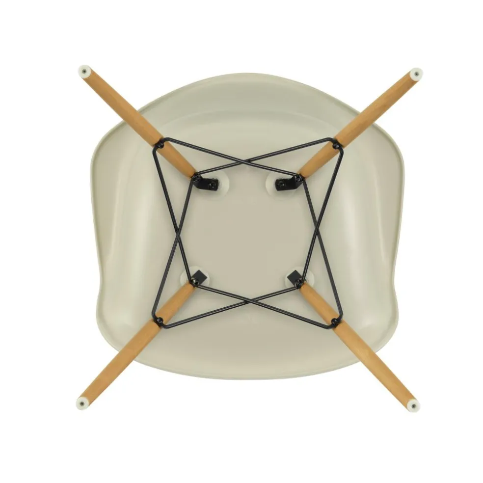 Eames Plastic Armchair DAW RE Gestell Esche
