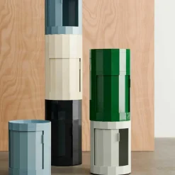 Facet Container hoch mit Füßen und Rollen