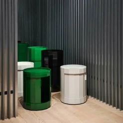 Facet Container hoch mit Füßen und Rollen