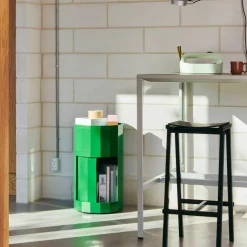 Facet Container hoch mit Füßen und Rollen