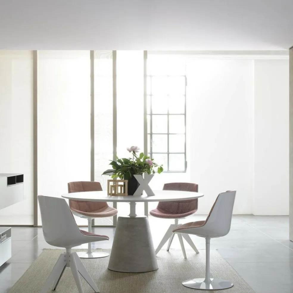 Flow Drehstuhl gepolstert mit Tellerfuß