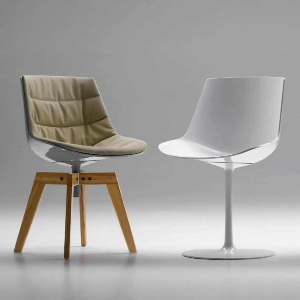 Flow Drehstuhl gepolstert mit Tellerfuß