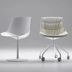 Flow Drehstuhl gepolstert mit Tellerfuß