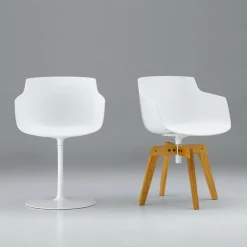 Flow Slim Armlehnstuhl Füße in Eiche