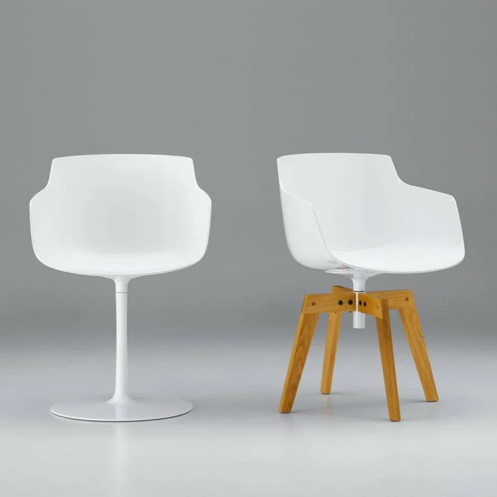 Flow Slim Armlehnstuhl Füße in Eiche