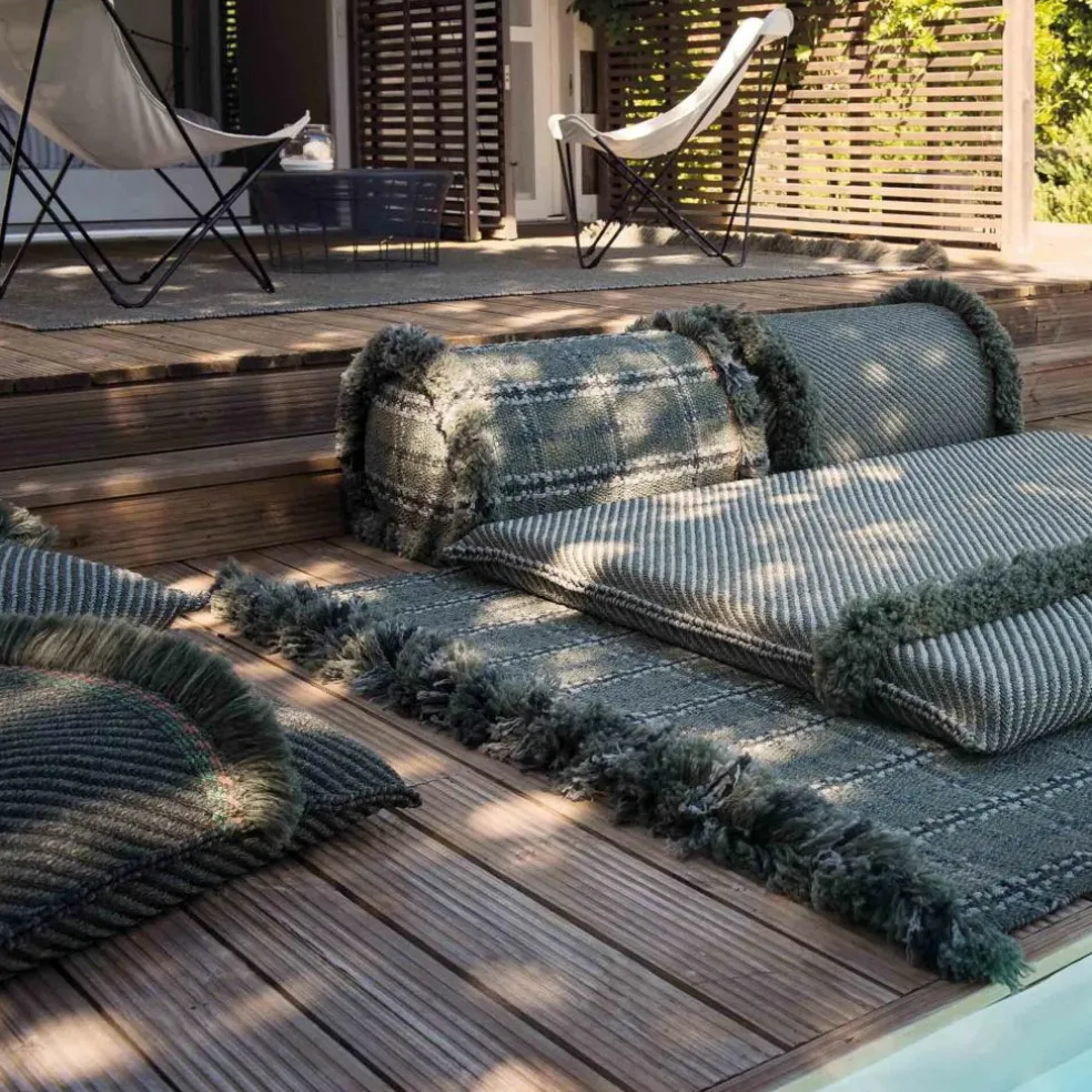 Garden Layers Big Kissen