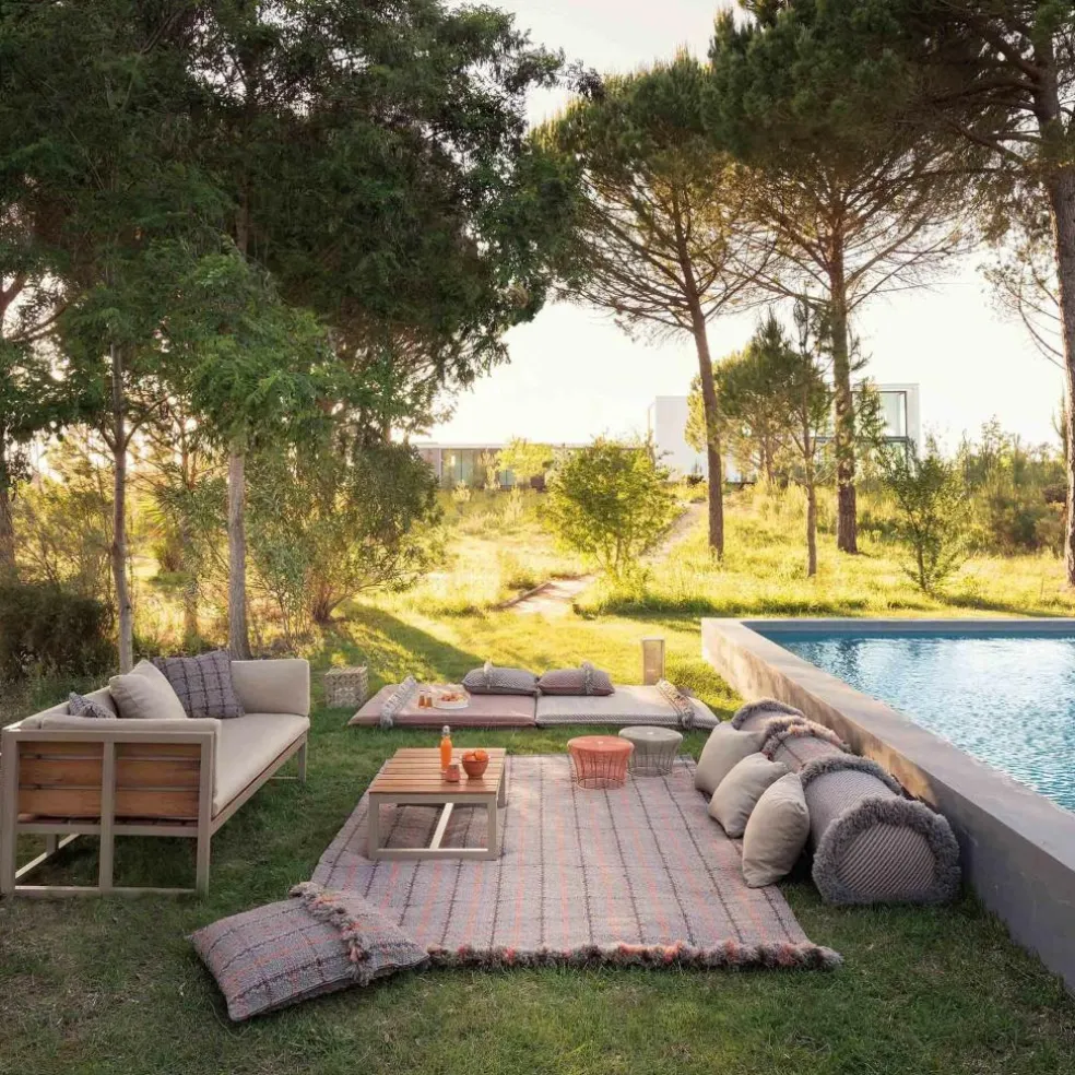 Garden Layers Big Kissen