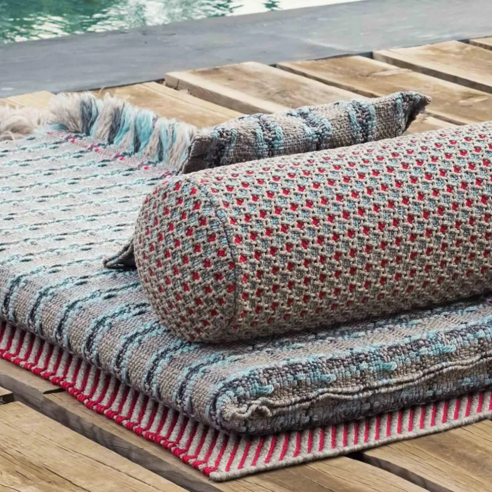 Garden Layers Small Roll Kissen