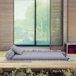 Garden Layers Small Roll Kissen