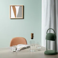 Glaskaraffe mit Holzstopfen