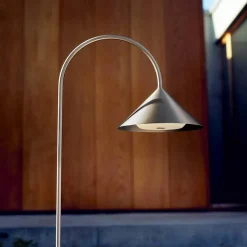 Grasp LED Akkuleuchte mit Erdspieß tragbar