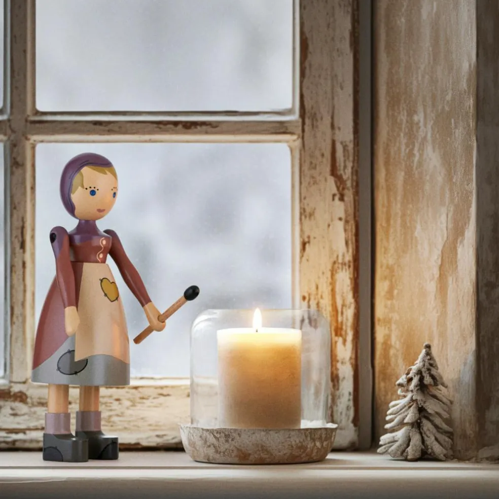 Holzfigur Mädchen mit Schwefelhölzchen