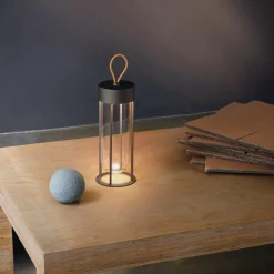 In Vitro Unplugged LED Akkuleuchte 2700K