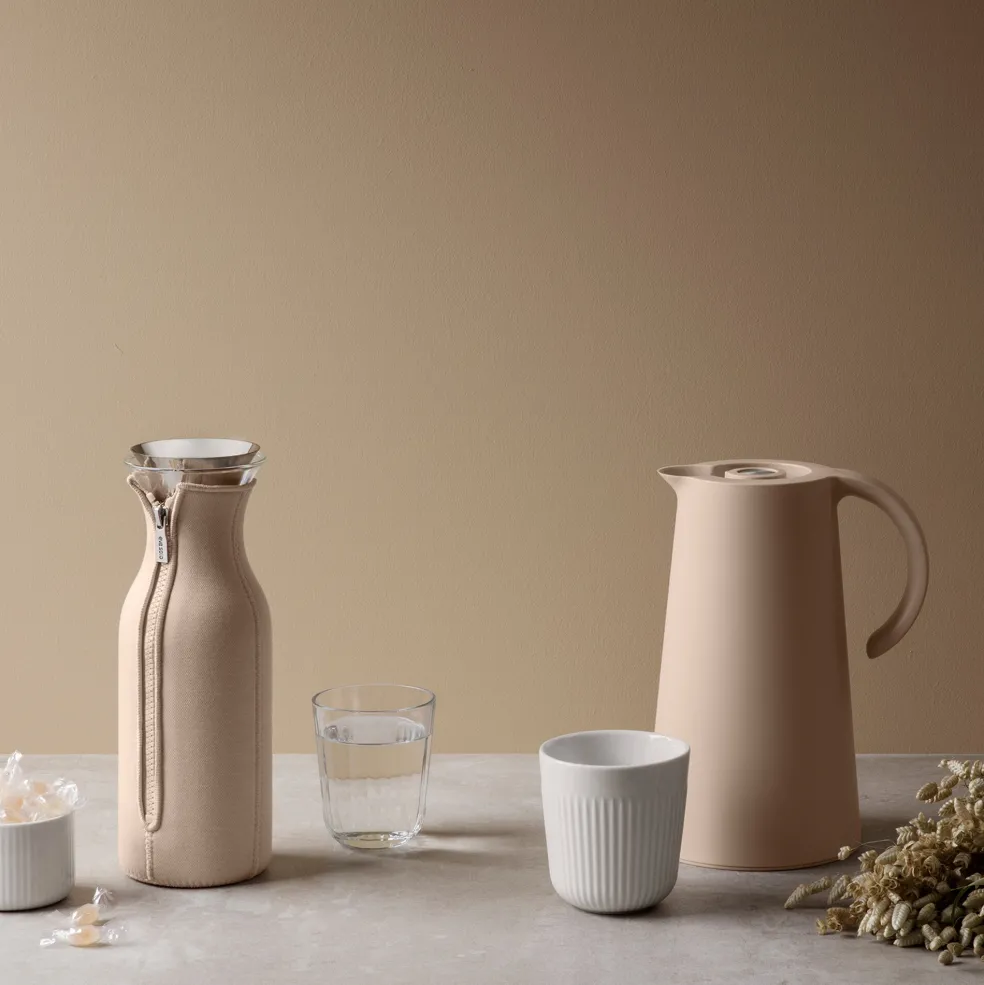 Kühlschrankkaraffe mit Neoprenanzug 1L