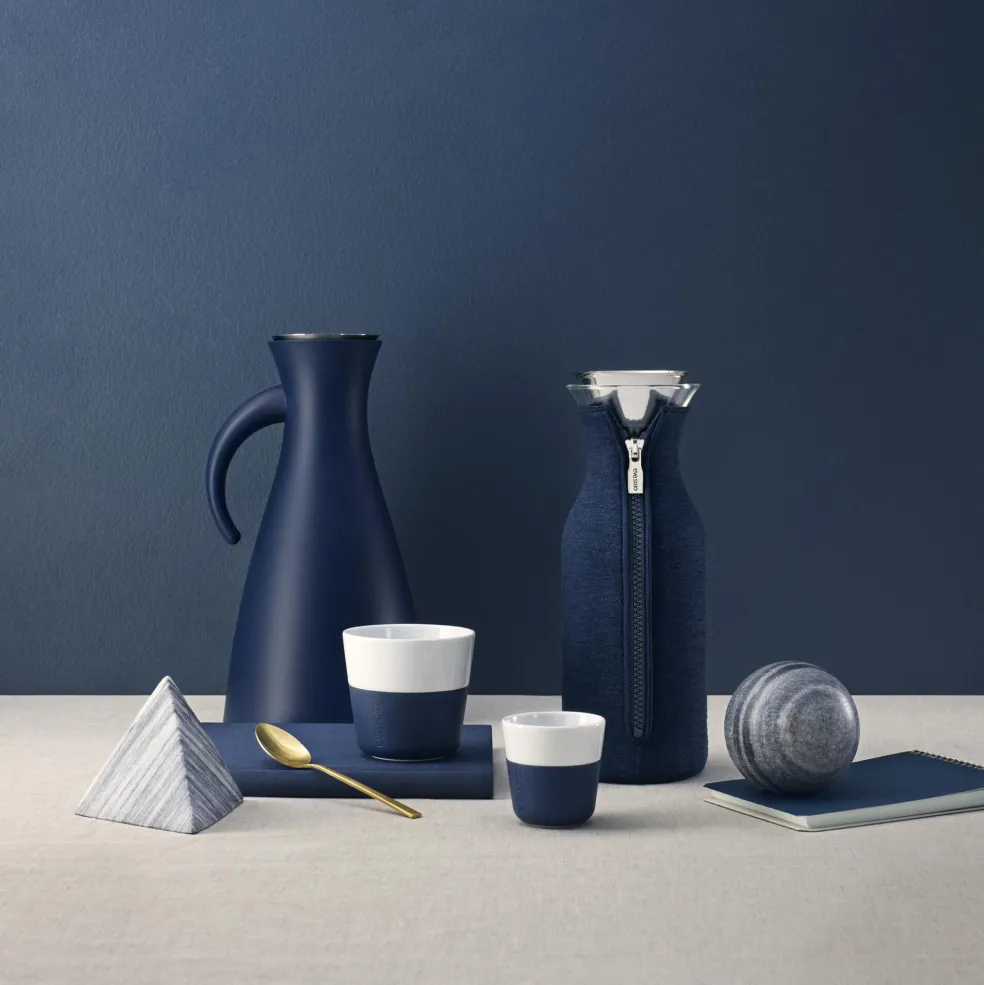 Kühlschrankkaraffe mit Neoprenanzug 1L