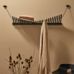 Knaegt Wandgarderobe