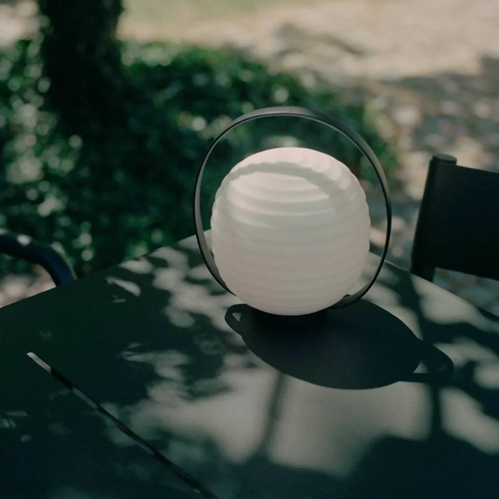 Lantern Portable LED Tischleuchte mit Akku